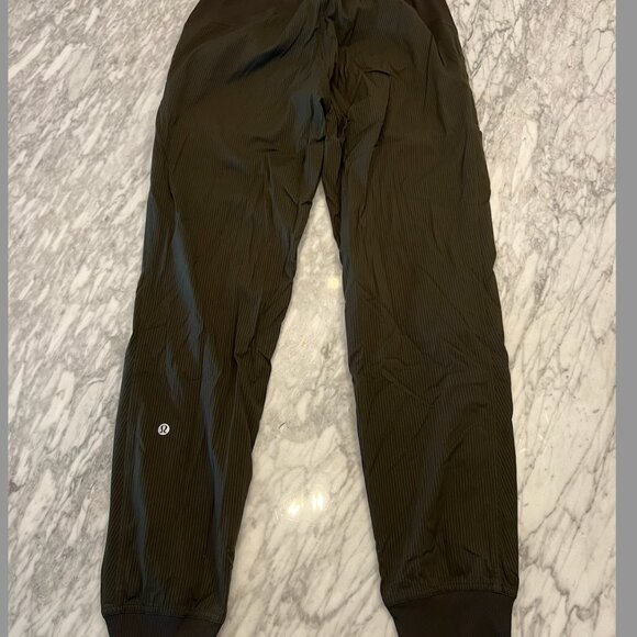 Lululemon Dance Studio Jogger in Green Size 4 - Picture 5 of 6